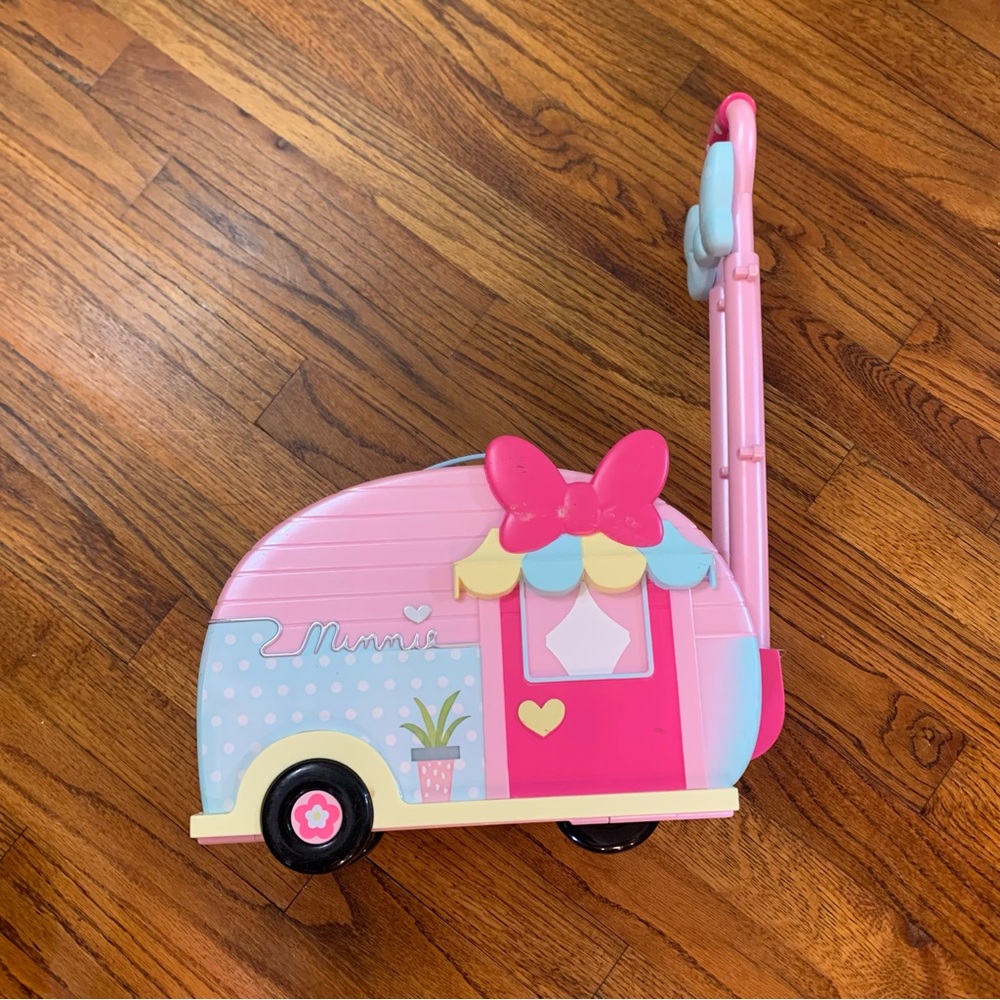 Disney Minnie Mouse Pet Carrier Camper Handle Play Set
Dolls Dog Backpack Pillow
